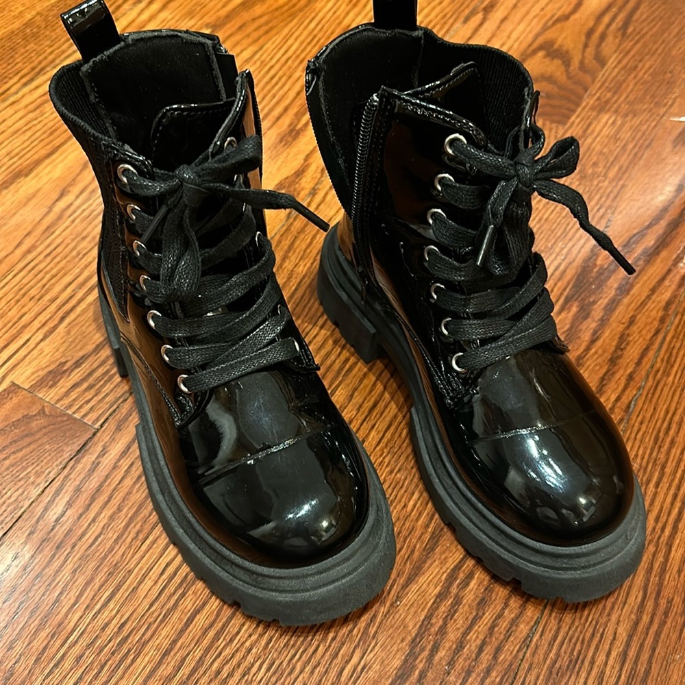 NORDSTROM YOKI GIRLS Black Patent Lace up Booties - Sz. 2